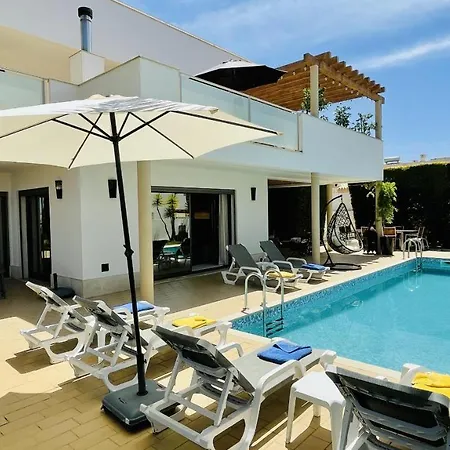 By Check-in Portugal Villa *