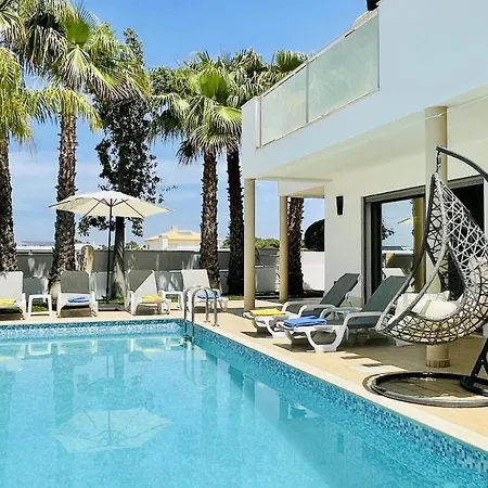 By Check-in Portugal Villa *