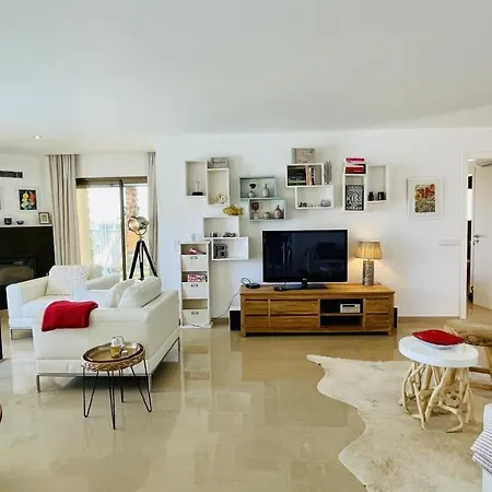 By Check-in Portugal