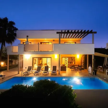 Villa - Private Pool - 10 Guests -