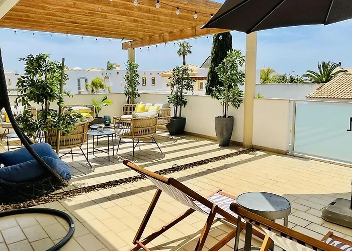 By Check-in Portugal